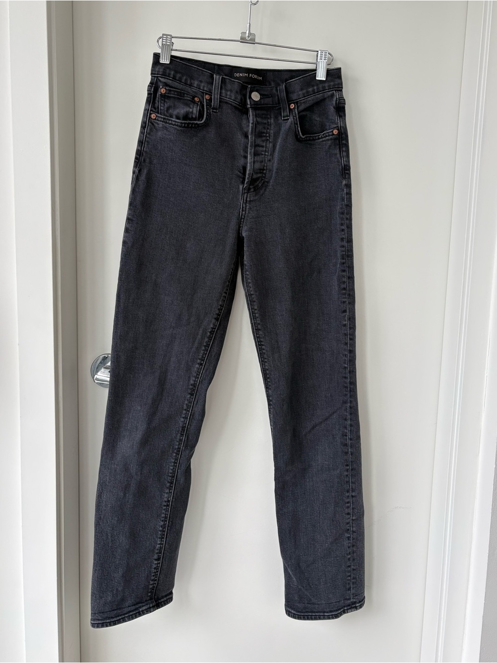 Aritzia Denim Forum Arlo High-Rise Straight Leg Women's Jeans in Black Size 26